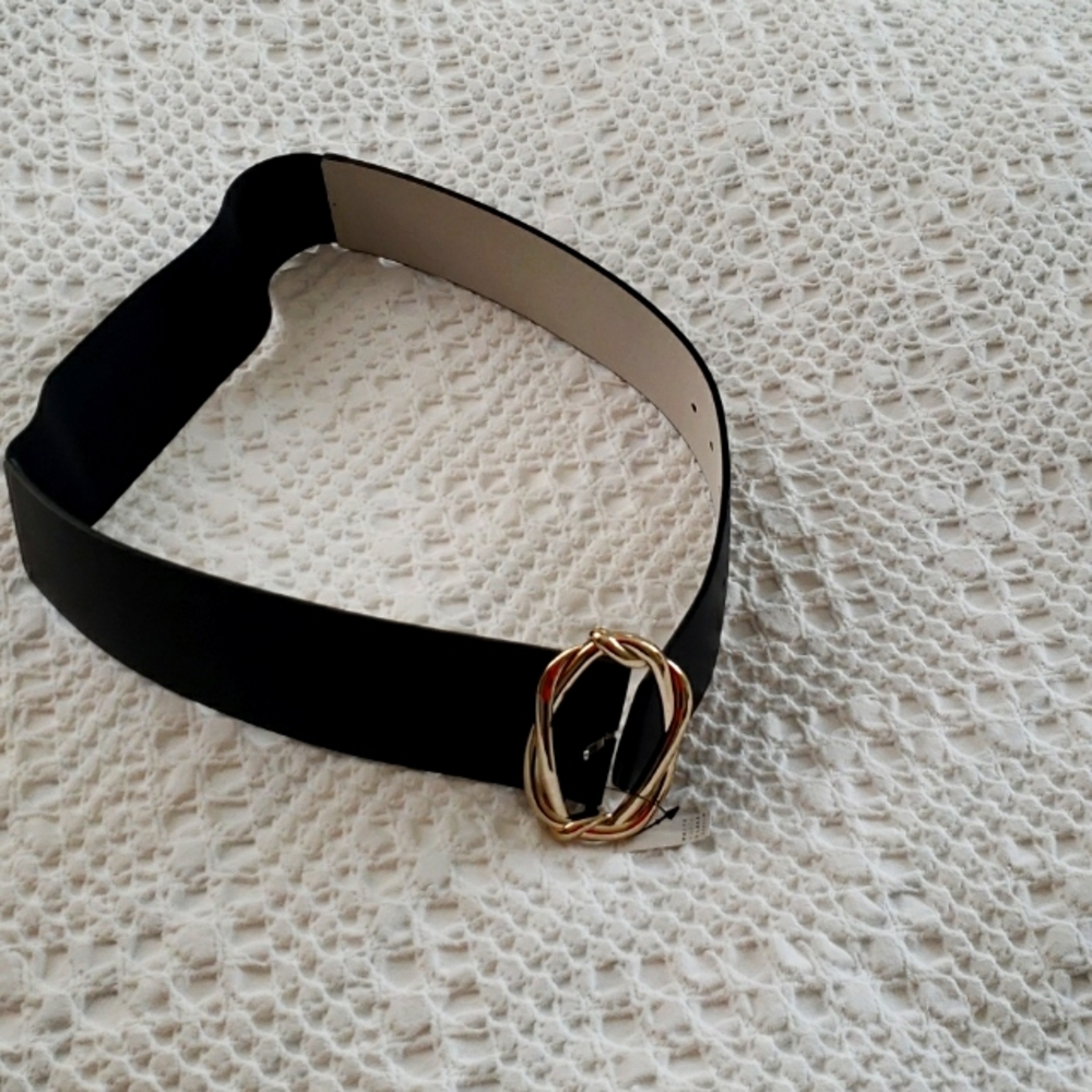 White house black market black belt